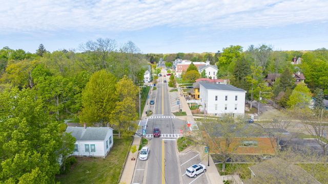 118 S Spring Street, Douglas Vllg, MI 49406