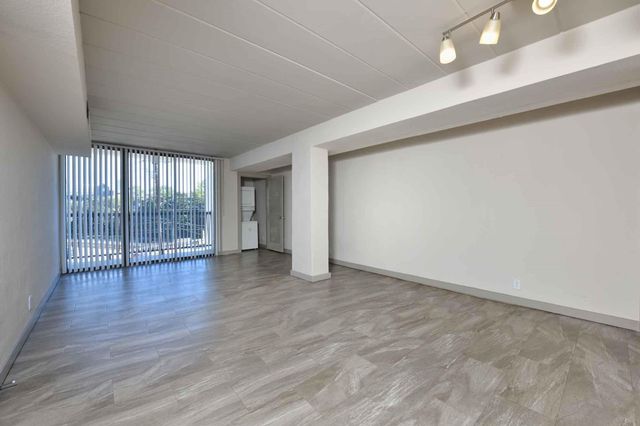 5400 Memorial Drive 405, Houston, TX 77007