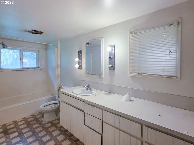 4410 Se ALDERCREST Rd, Milwaukie, OR 97222