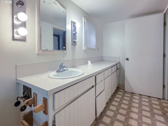 4410 Se ALDERCREST Rd, Milwaukie, OR 97222