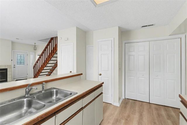 4658 Georgetown PL, Virginia Beach, VA 23455