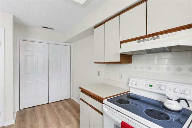 4658 Georgetown PL, Virginia Beach, VA 23455