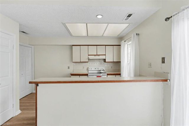 4658 Georgetown PL, Virginia Beach, VA 23455