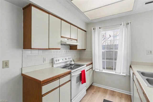 4658 Georgetown PL, Virginia Beach, VA 23455