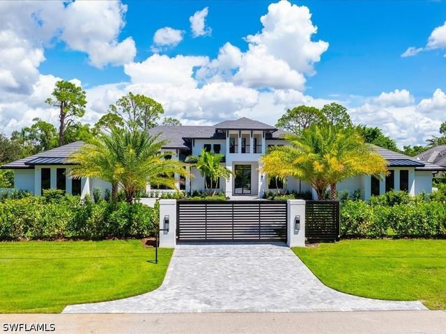 500 Ridge DR, Naples, FL 34108