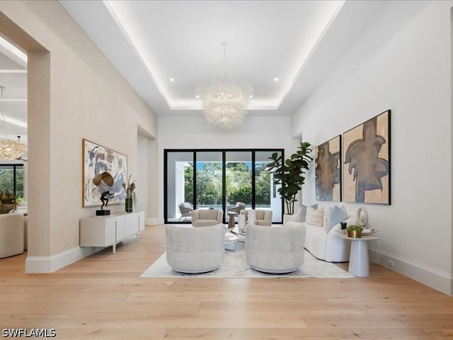 500 Ridge DR, Naples, FL 34108