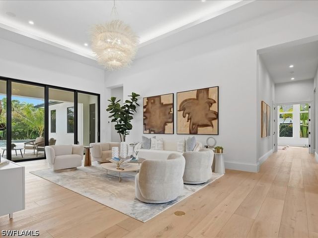 500 Ridge DR, Naples, FL 34108