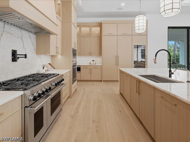 500 Ridge DR, Naples, FL 34108