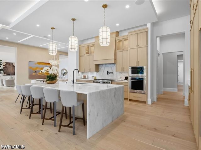 500 Ridge DR, Naples, FL 34108