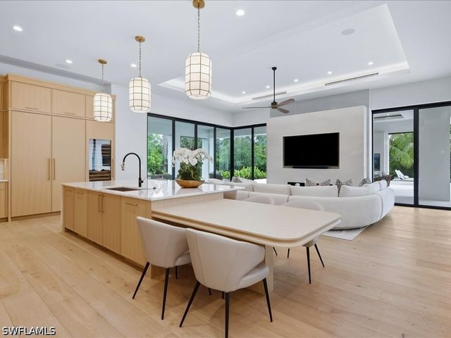 500 Ridge DR, Naples, FL 34108