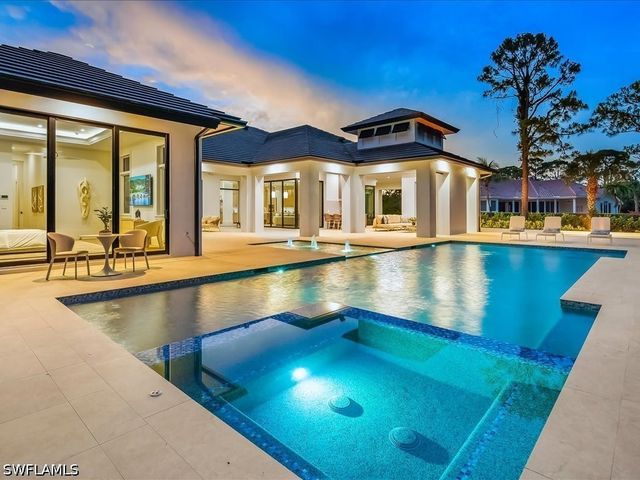 500 Ridge DR, Naples, FL 34108