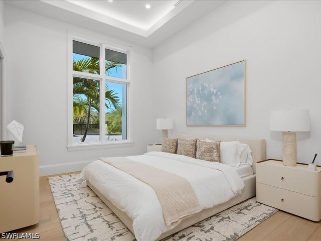 500 Ridge DR, Naples, FL 34108