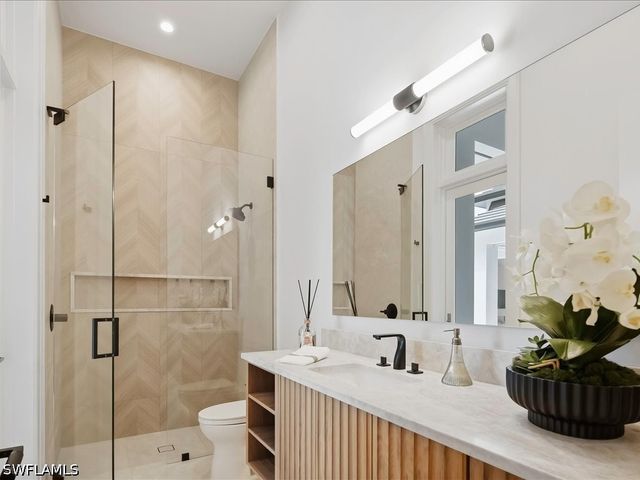 500 Ridge DR, Naples, FL 34108