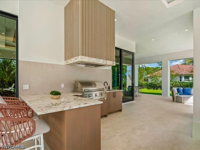 500 Ridge DR, Naples, FL 34108