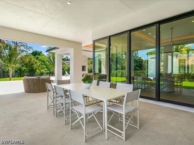 500 Ridge DR, Naples, FL 34108