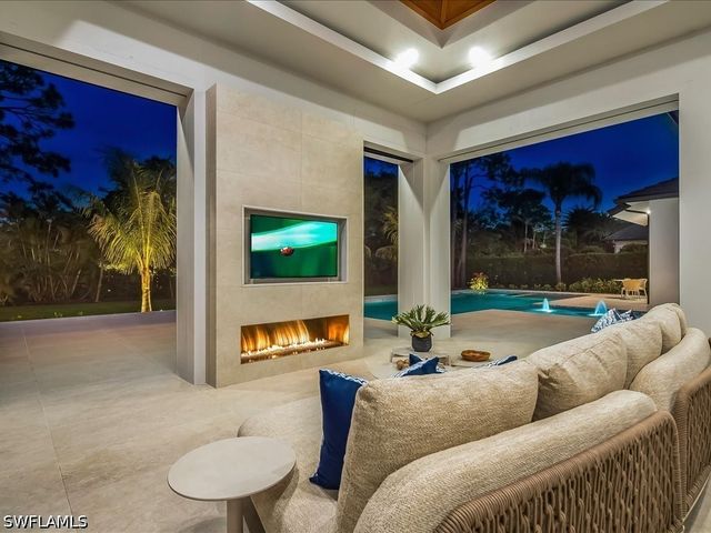 500 Ridge DR, Naples, FL 34108