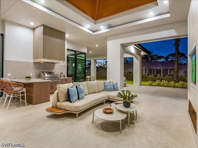 500 Ridge DR, Naples, FL 34108