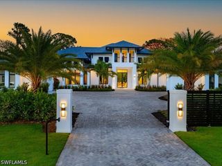 500 Ridge DR, Naples, FL 34108