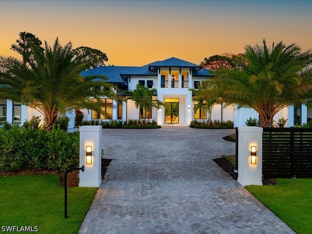 500 Ridge DR, Naples, FL 34108