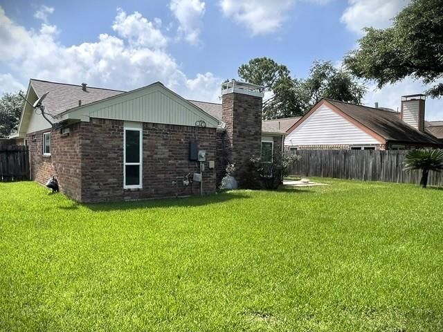 15523 Pensgate Street, Houston, TX 77062