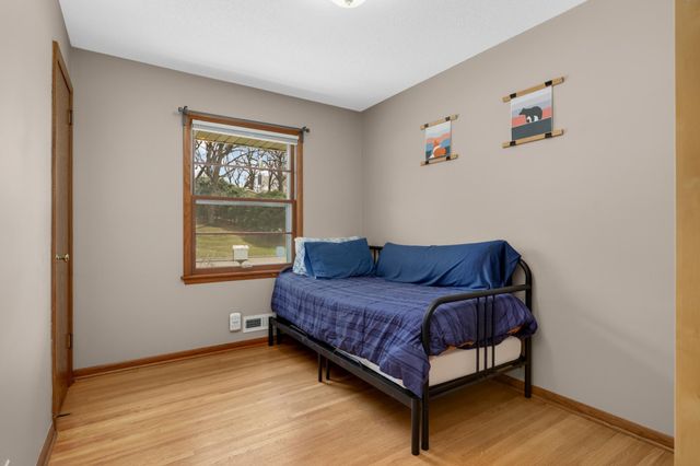 2955 Regent Avenue N, Golden Valley, MN 55422