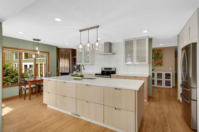 2955 Regent Avenue N, Golden Valley, MN 55422