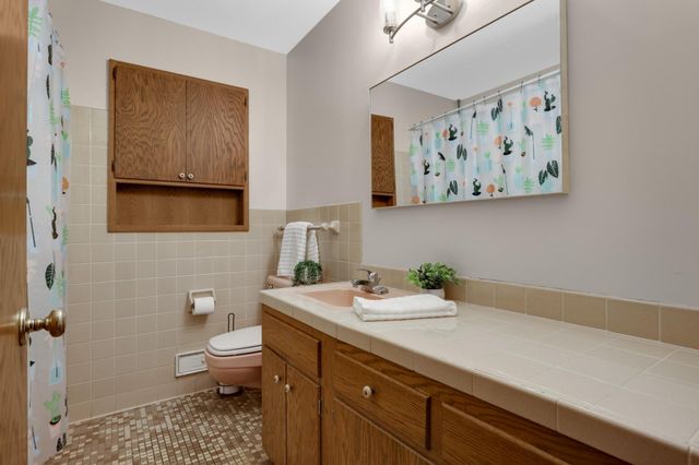 2955 Regent Avenue N, Golden Valley, MN 55422