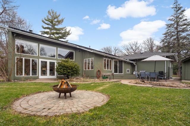 2955 Regent Avenue N, Golden Valley, MN 55422