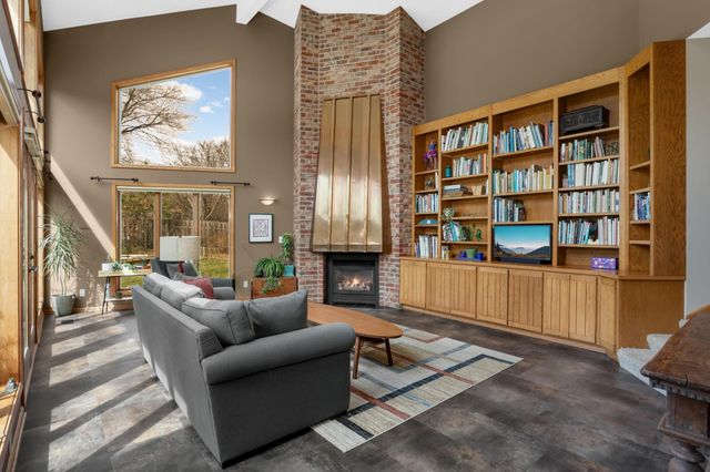 2955 Regent Avenue N, Golden Valley, MN 55422