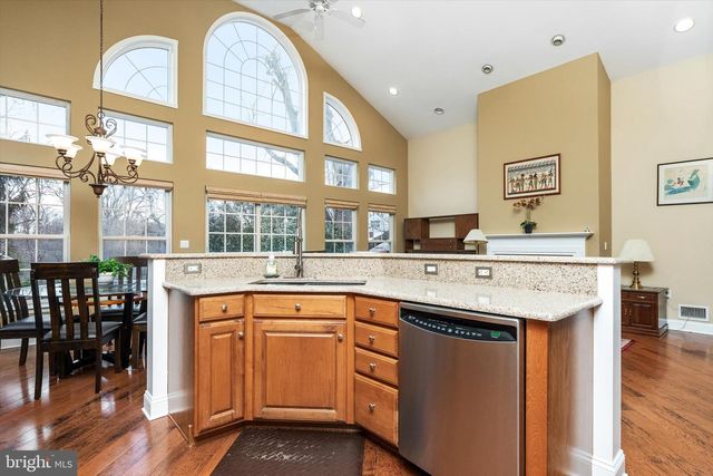 101 RIDGWAY DR, Bordentown, NJ 08505