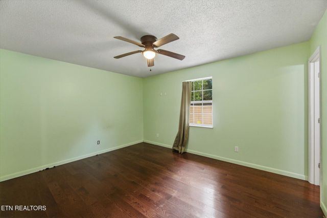 301 Wayman Rd, Madisonville, TN 37354