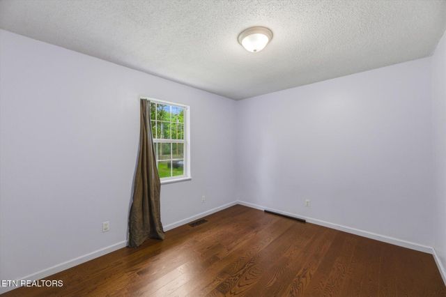 301 Wayman Rd, Madisonville, TN 37354