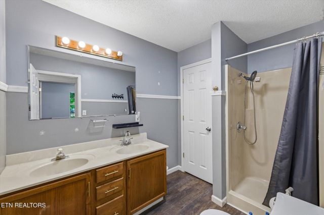 301 Wayman Rd, Madisonville, TN 37354