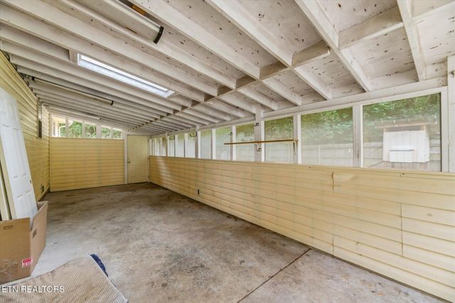 301 Wayman Rd, Madisonville, TN 37354