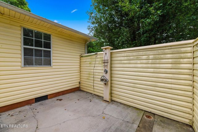 301 Wayman Rd, Madisonville, TN 37354
