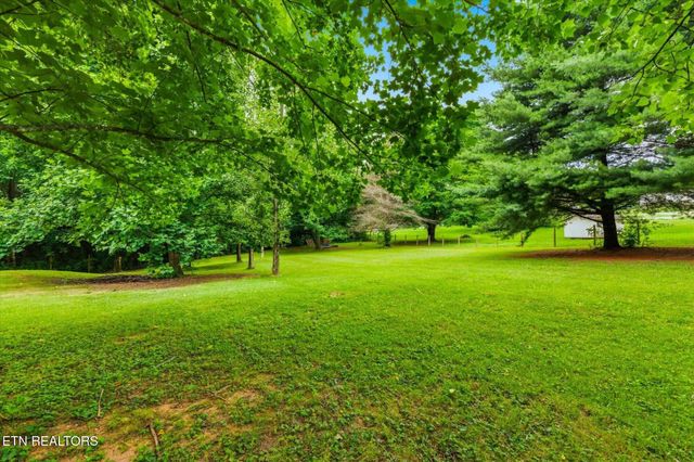 301 Wayman Rd, Madisonville, TN 37354