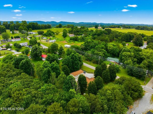 301 Wayman Rd, Madisonville, TN 37354