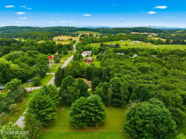 301 Wayman Rd, Madisonville, TN 37354