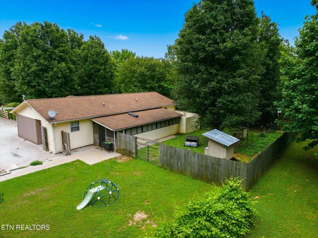 301 Wayman Rd, Madisonville, TN 37354