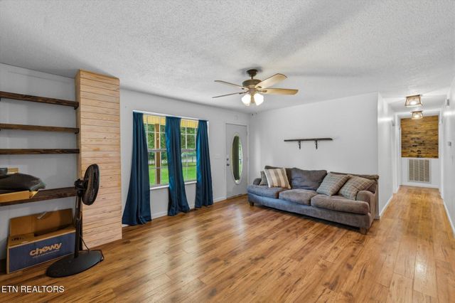 301 Wayman Rd, Madisonville, TN 37354