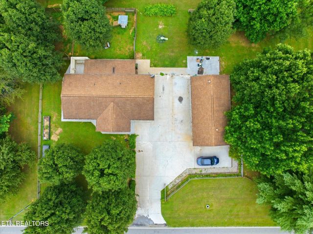 301 Wayman Rd, Madisonville, TN 37354