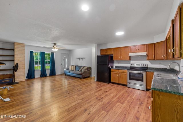 301 Wayman Rd, Madisonville, TN 37354