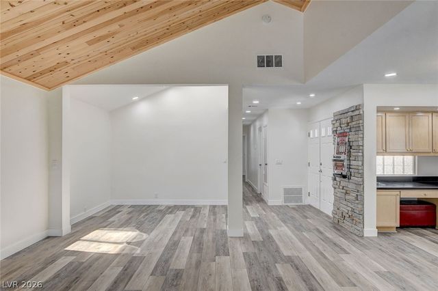 2999 Bel Air Drive, Las Vegas, NV 89109