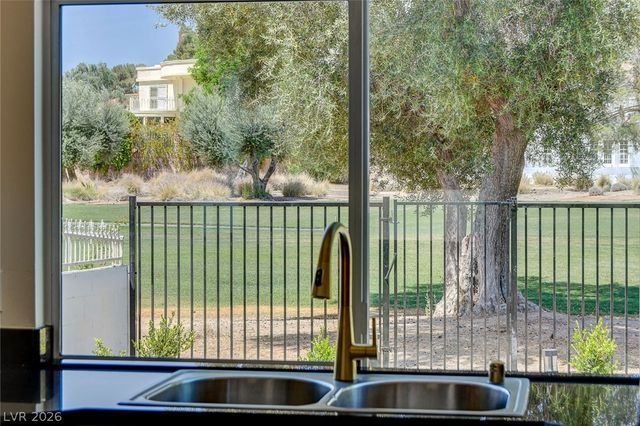 2999 Bel Air Drive, Las Vegas, NV 89109