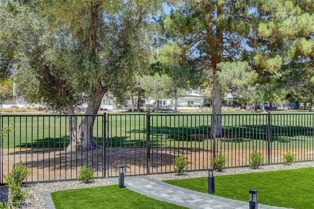 2999 Bel Air Drive, Las Vegas, NV 89109