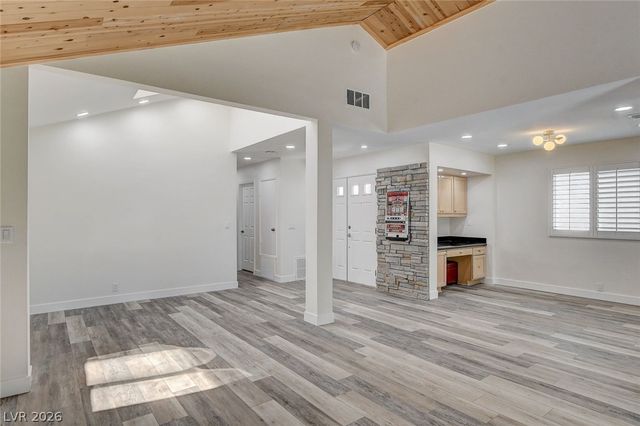 2999 Bel Air Drive, Las Vegas, NV 89109