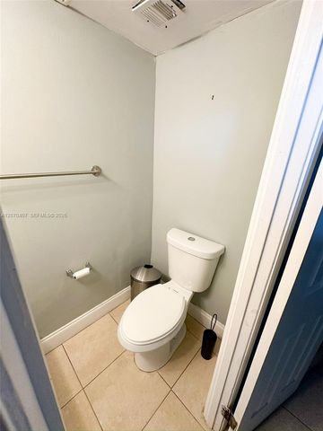 2860 Somerset Drive 400K, Lauderdale Lakes, FL 33311