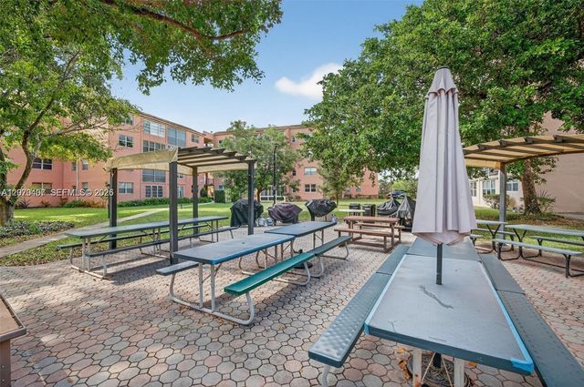 2860 Somerset Drive 400K, Lauderdale Lakes, FL 33311