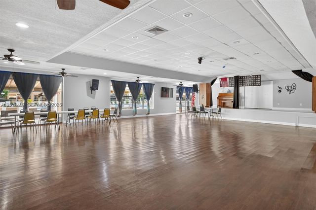2860 Somerset Drive 400K, Lauderdale Lakes, FL 33311