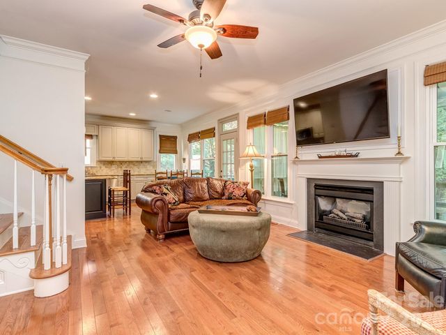 223 N Brackenbury Lane, Charlotte, NC 28270